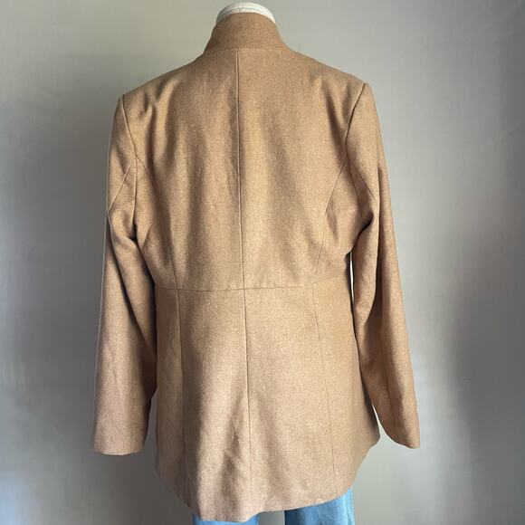 Entro Camel Color women's Coat. Size Large. EUC. - Picture 6 of 6